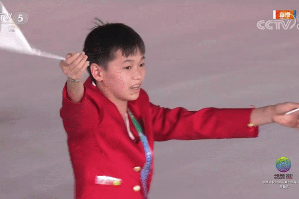 “迟到”的十四运开幕式，还挺酷