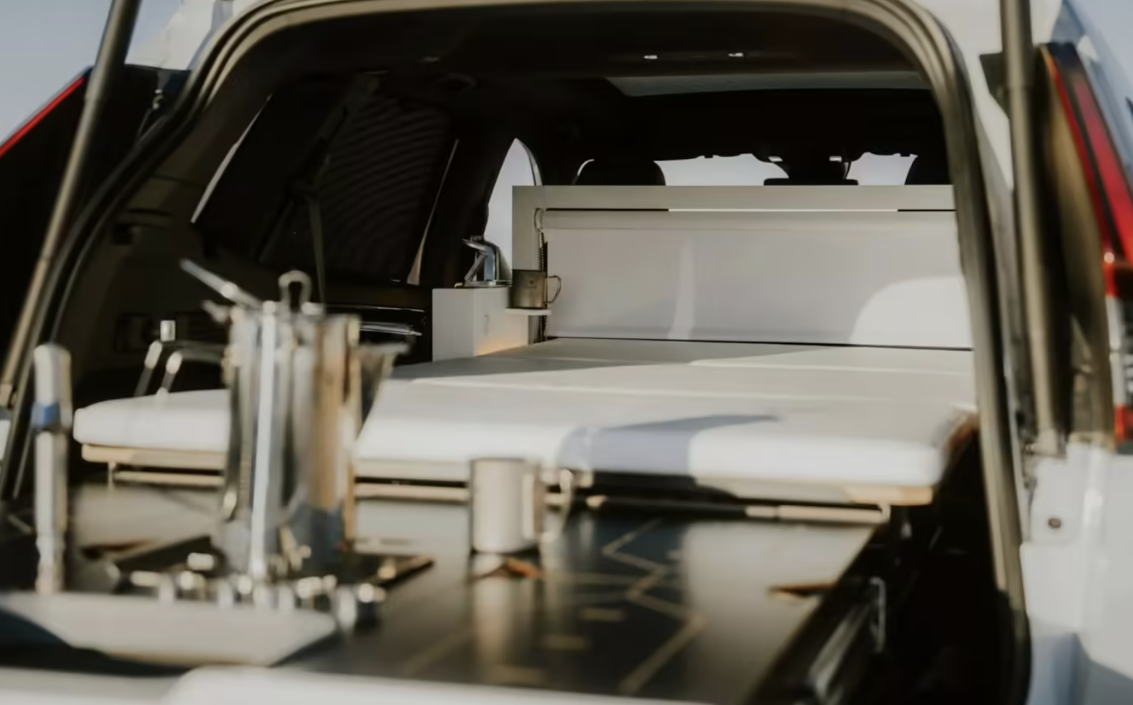 埃隆马斯克关税争议_特朗普被严重警告_特朗普苹果iPhone美国生产