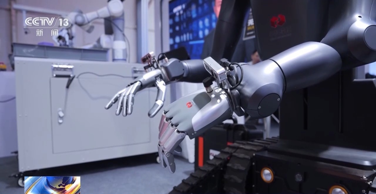 Q5人形机器人_小q机器人问答知识库_柔性线缆插接