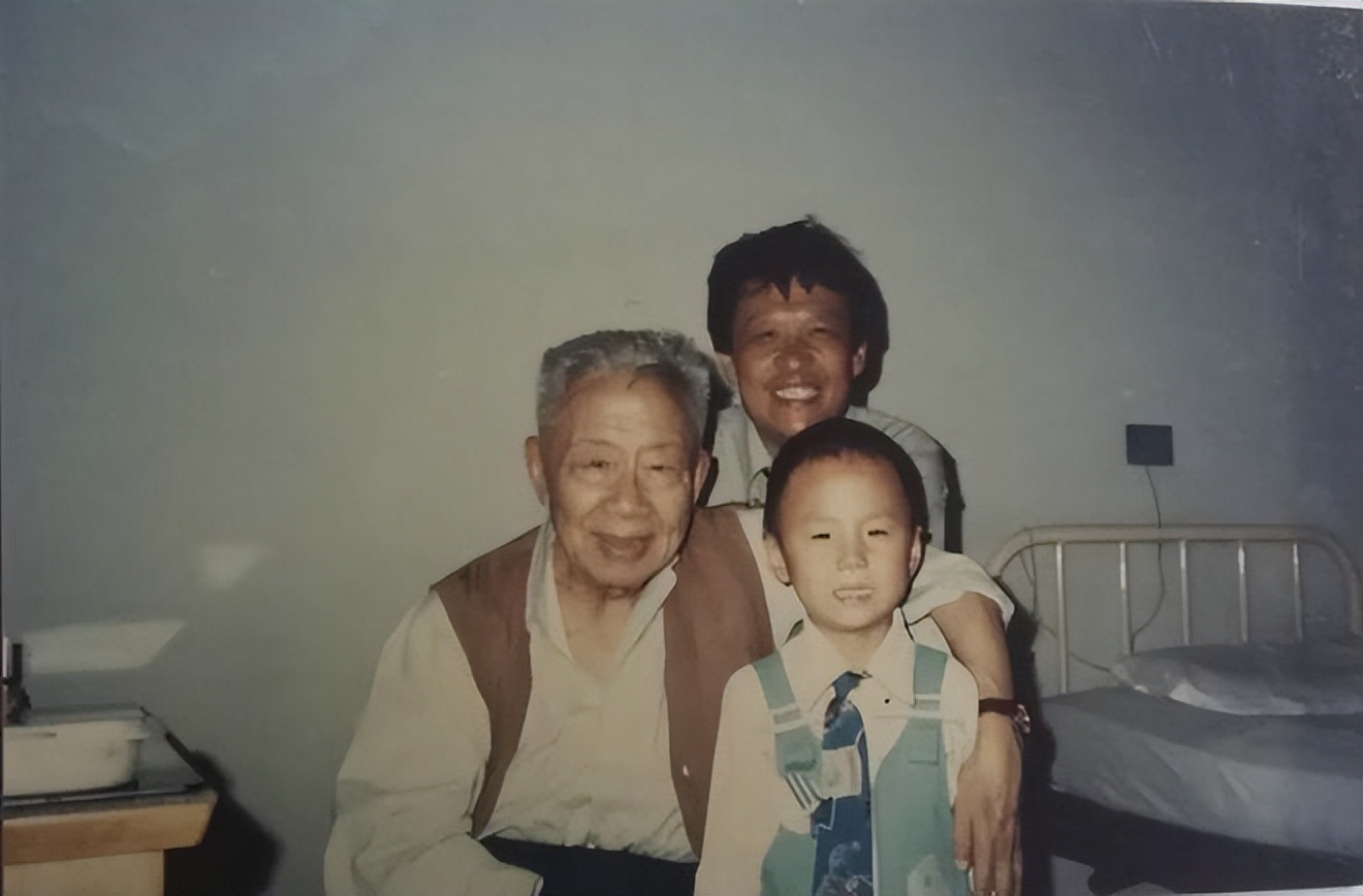 陆定一的生平经历_陆定一为什么不被重用_陆定一之孙谈精神财富