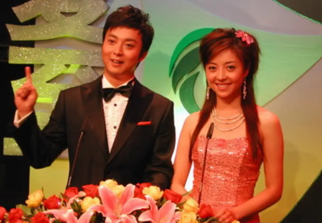 四川播音员佟瑶裸尸图_佟瑶 坠河溺亡 主持人