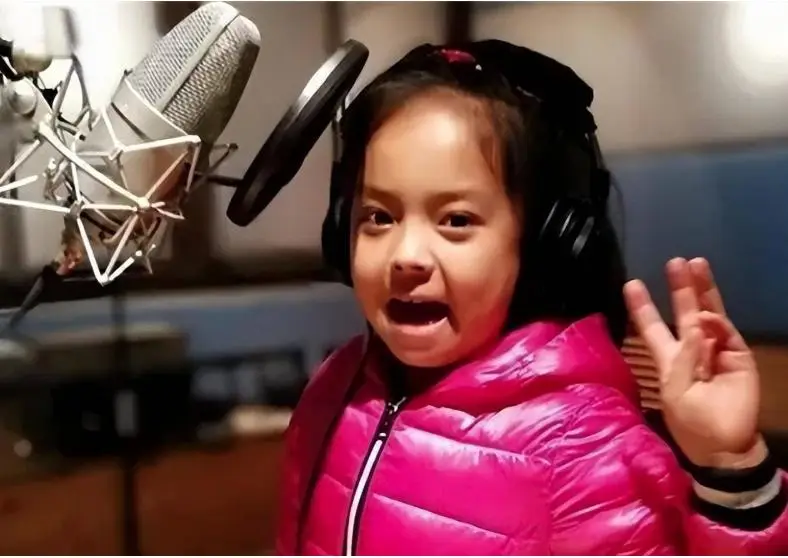 四川播音员佟瑶裸尸图_四川电视台主持人佟瑶去世_佟瑶杭州溺水事件详细情况