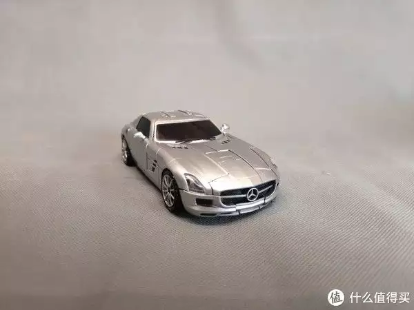 变形金刚3声波奔驰SLS-AMG造型争议_变形金刚玩具篇1_声波玩具人设颠覆经典评价