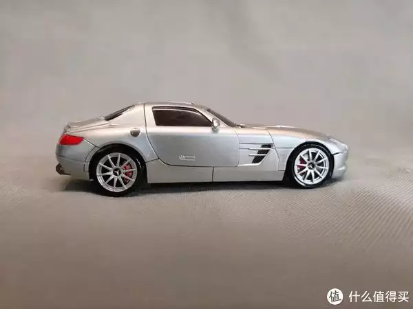 变形金刚3声波奔驰SLS-AMG造型争议_变形金刚玩具篇1_声波玩具人设颠覆经典评价