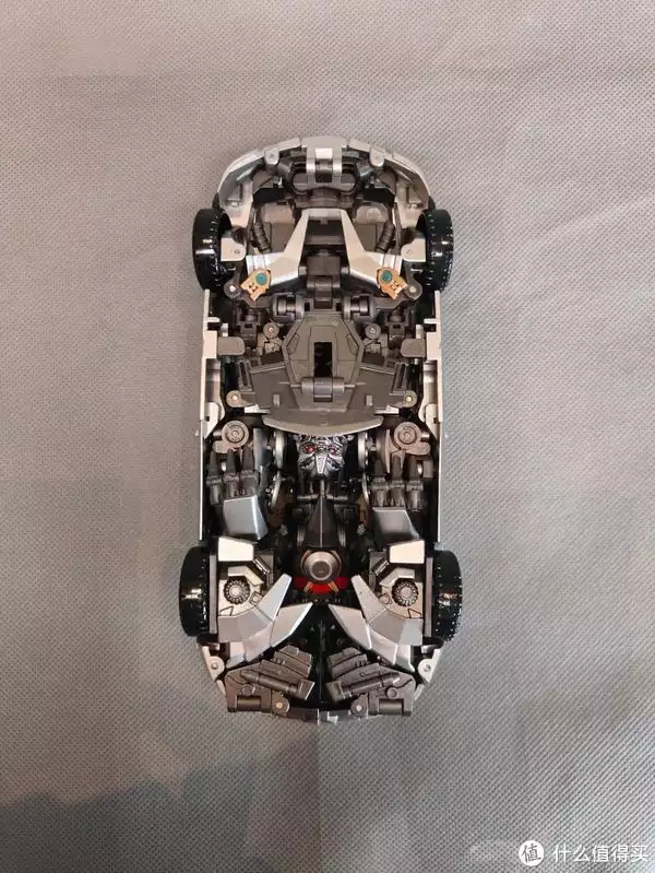 变形金刚玩具篇1_声波玩具人设颠覆经典评价_变形金刚3声波奔驰SLS-AMG造型争议