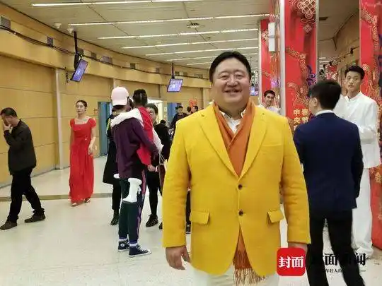 笑脸哥冉东升_“笑脸哥”第17次现身春晚_春晚最牛钉子户