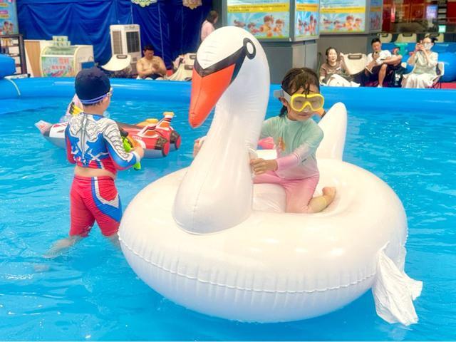 暑期亲子水上乐园_长风大悦城绿洲快闪水乐园_上海水上乐园