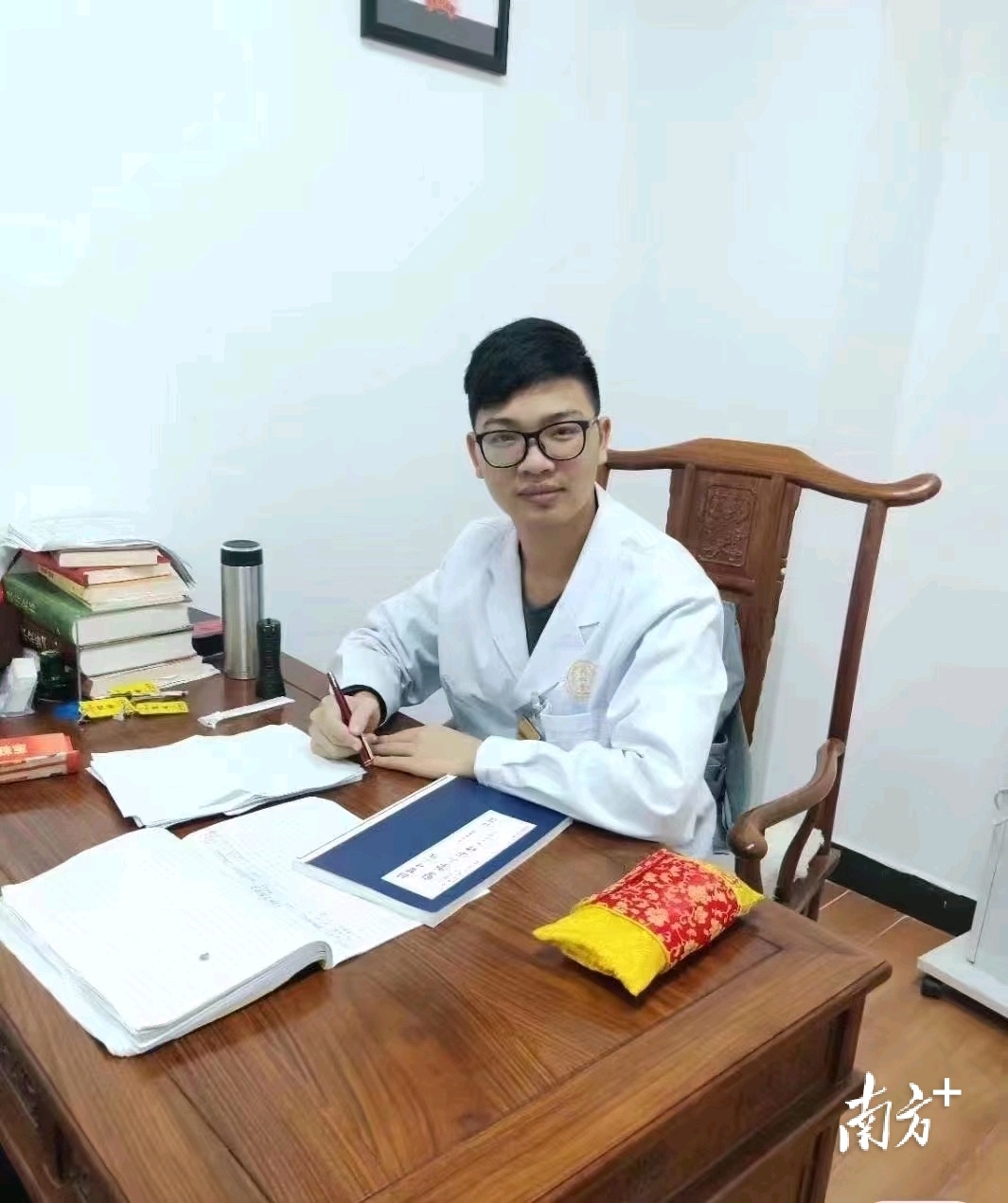 中医基础理论 谭杰中 迅雷下载_90后同仁堂特聘专家谭杰_谭杰中医师门诊量排名