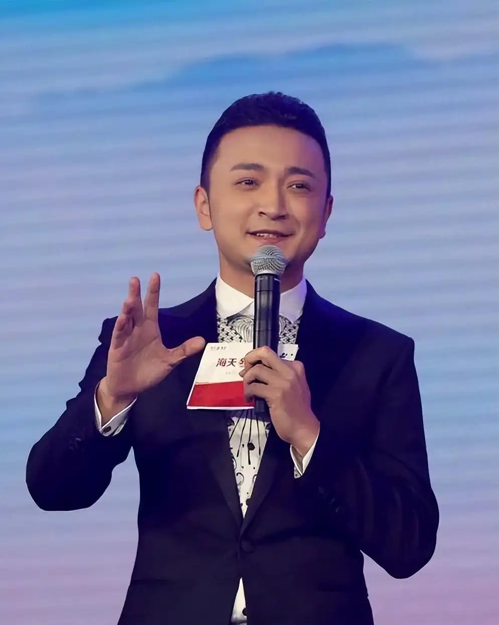尼格买提个人资料图片_尼格买提 离婚 帕夏古丽