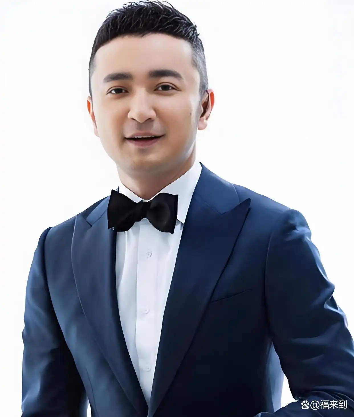 尼格买提个人资料图片_尼格买提成长经历_尼格买提童年被欺凌