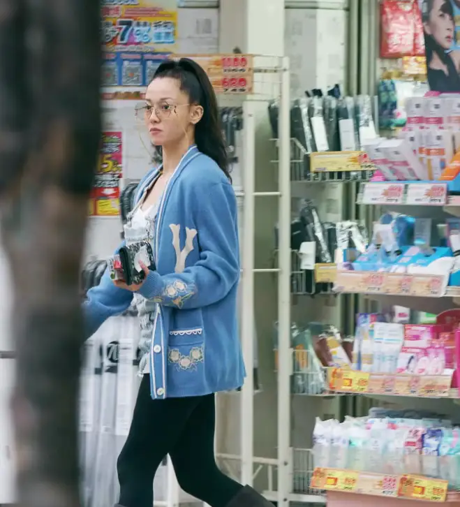 50岁“日剧收视女王”涉毒被查_泽尻英龙华 吸毒事件 日本美女 跌落神坛