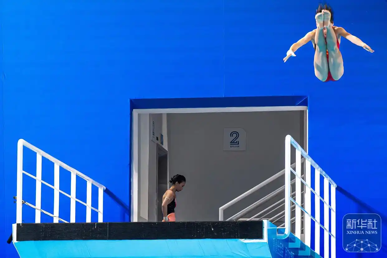 陈芋汐全运会女子10米跳台夺金_全国运动会跳水女子10米跳台半决赛 陈芋汐 晋级决赛