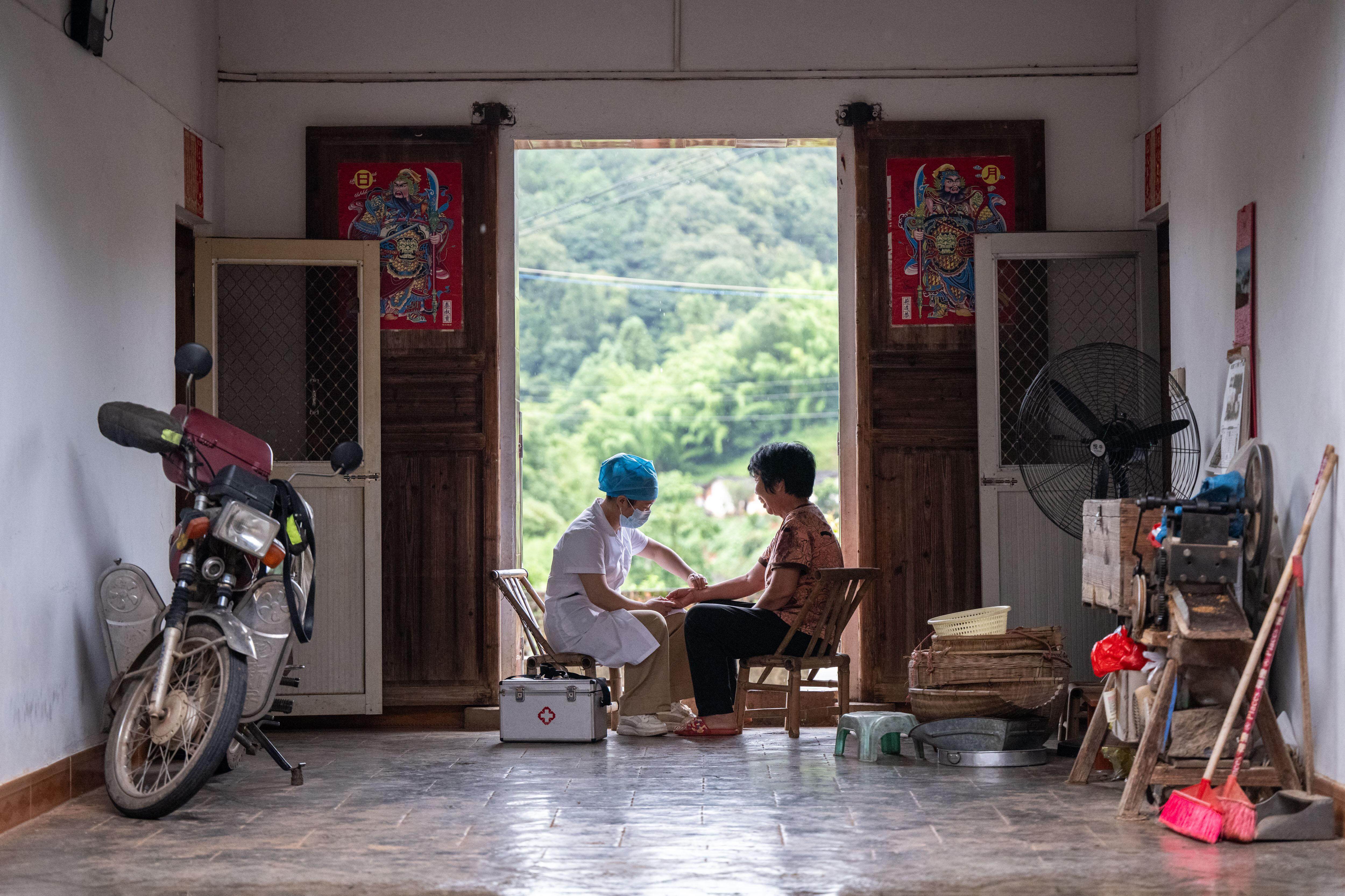 当村医7年，“青妹”成了全村的闺女｜“百千万工程”基层“医”线蹲点①