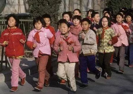 改革开放40年，你还记得这些老照片吗？致我们回不去的青春