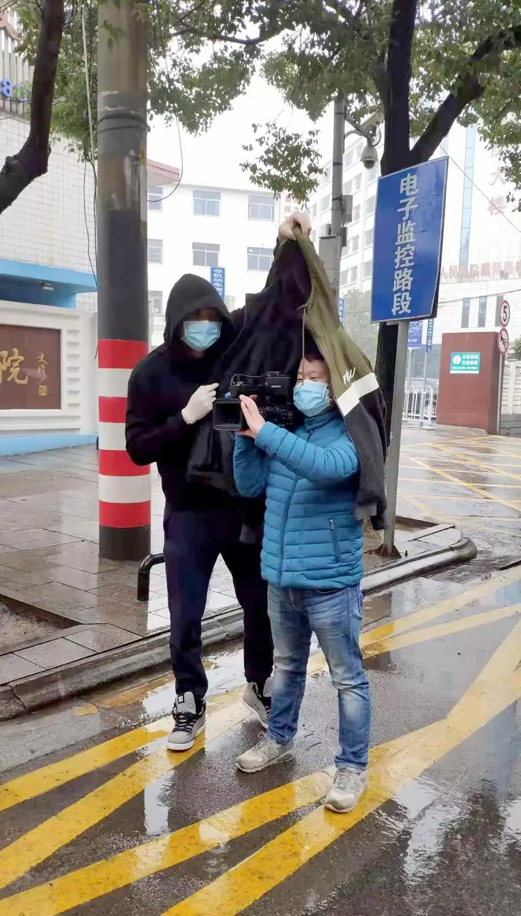 湖南都市频道新闻_湖南广电抗击疫情宣传报道_湖南新闻中心时政部主任尹中和团队