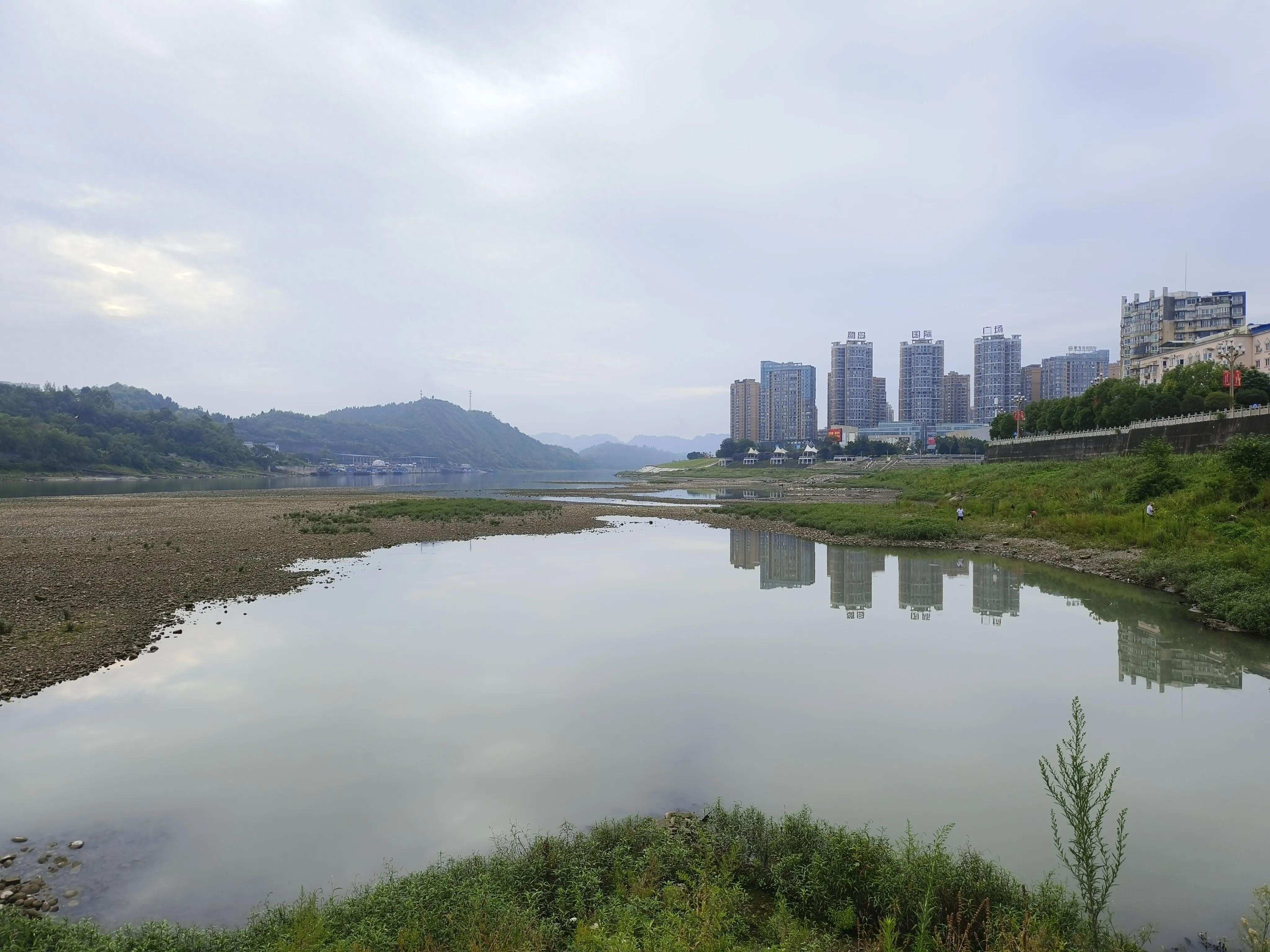 别具特色的美景------犍为县城滨江路（随笔）