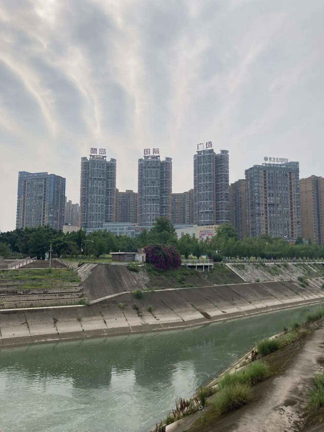 犍为县城滨江路风景_犍为沿江大道美景_未来5年犍为城市规划