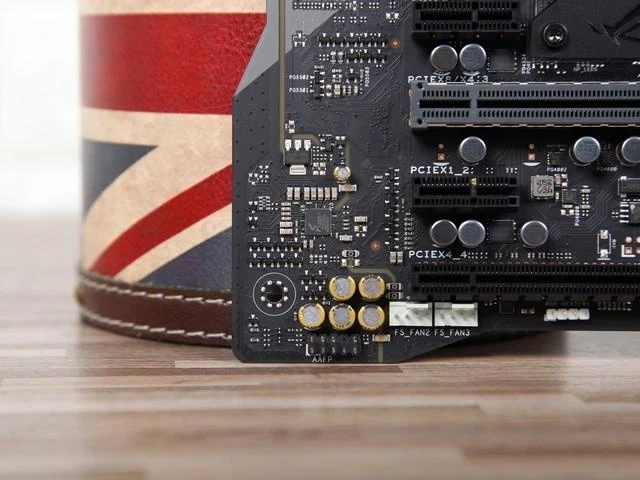 电竞主板功能特点_玩游戏用什么cpu好_游戏主板选购指南