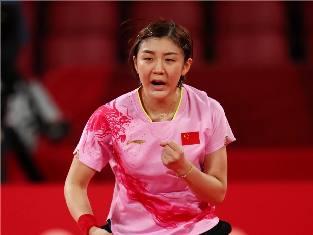 生涯第一枚奥运金牌：陈梦孙颖莎上演地表最强对决