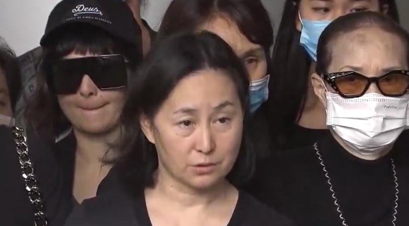 何鸿燊与梁安琪的婚姻冲突_何鸿燊和五太太郑咏诗_赌王何鸿燊与郑咏诗的爱情故事