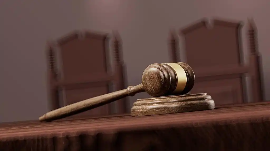 成都地铁“偷拍”案二审维持原判：被上诉人不构成诬陷