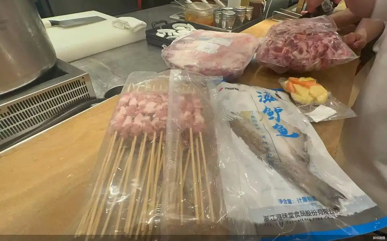西贝预制菜争议 贾国龙回应罗永浩 预制菜定义分歧_罗永浩吐槽西贝全是预制菜 客服回应