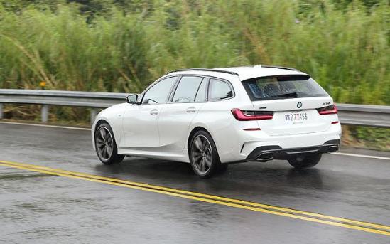 宝马M340i xDrive Sedan_宝马M340i xDrive Touring_宝马m3挑战赛操作