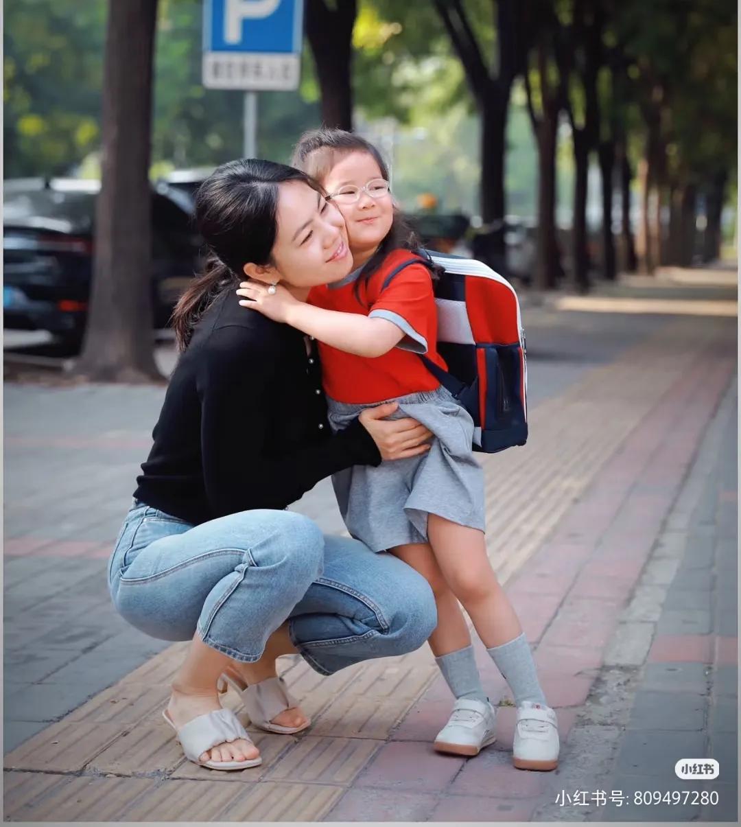 如何帮助孩子适应幼儿园_幼儿园环境参观感想_幼儿园入园焦虑