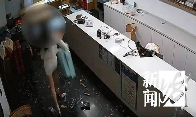 高空抛物罪最新司法解释_女子将行李箱从43楼抛下辩称没拿住_醉酒女子扔行李箱高空抛物案