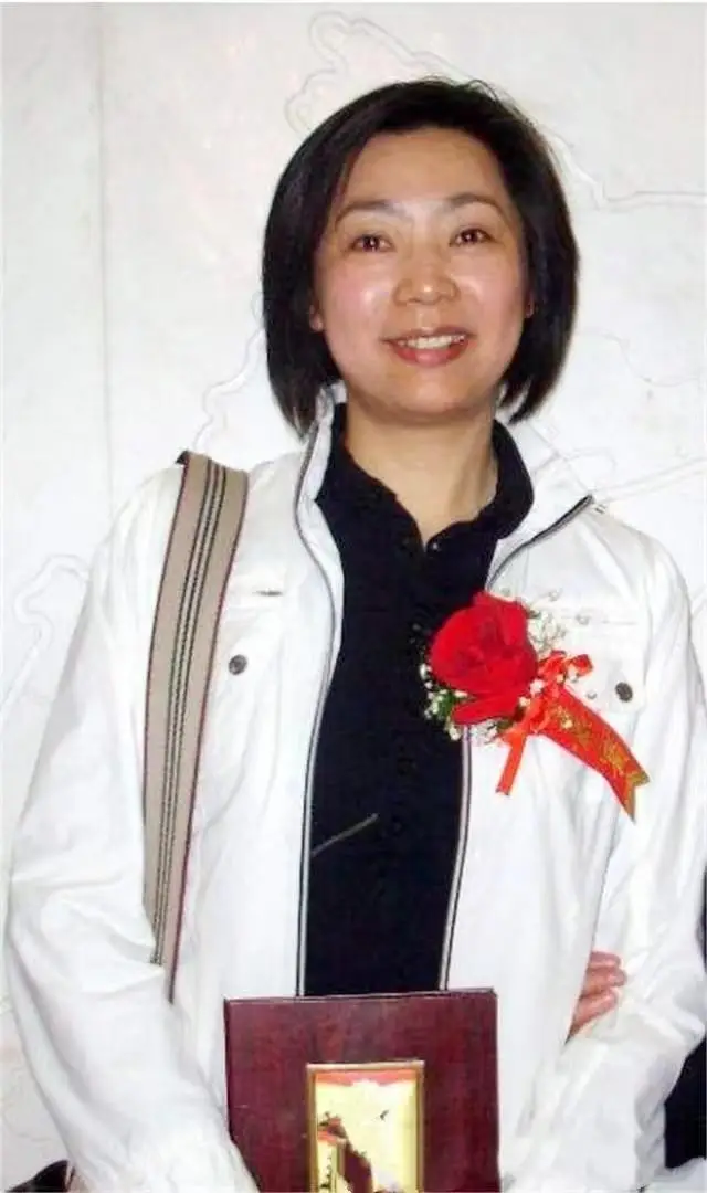 梁艳 排球 女强人_梁艳老公是谁