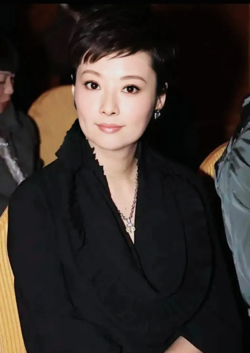 袁立情感经历_徐威为什么要娶张怡宁_张怡宁婚姻故事