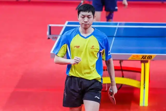 梁靖崑爆冷出局 止步全运会男单32强_全运会乒乓球男单四强 樊振东梁靖崑王楚钦刘丁硕 许昕爆冷出局 混双许昕刘诗雯决赛
