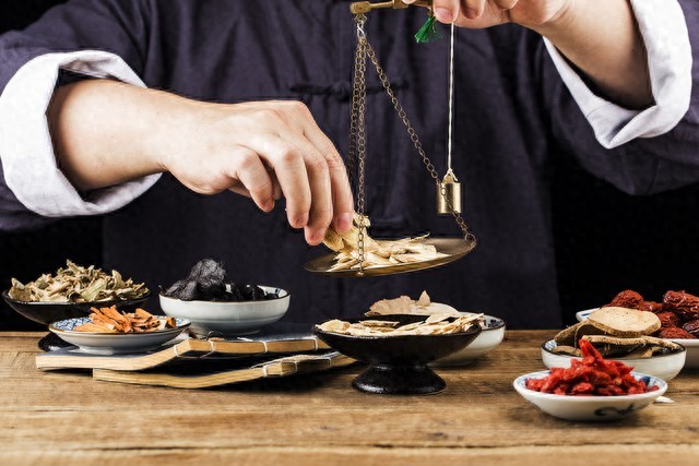 10种温肾补阳中药：从强筋骨到固精气，对症选对才有效！用法禁忌