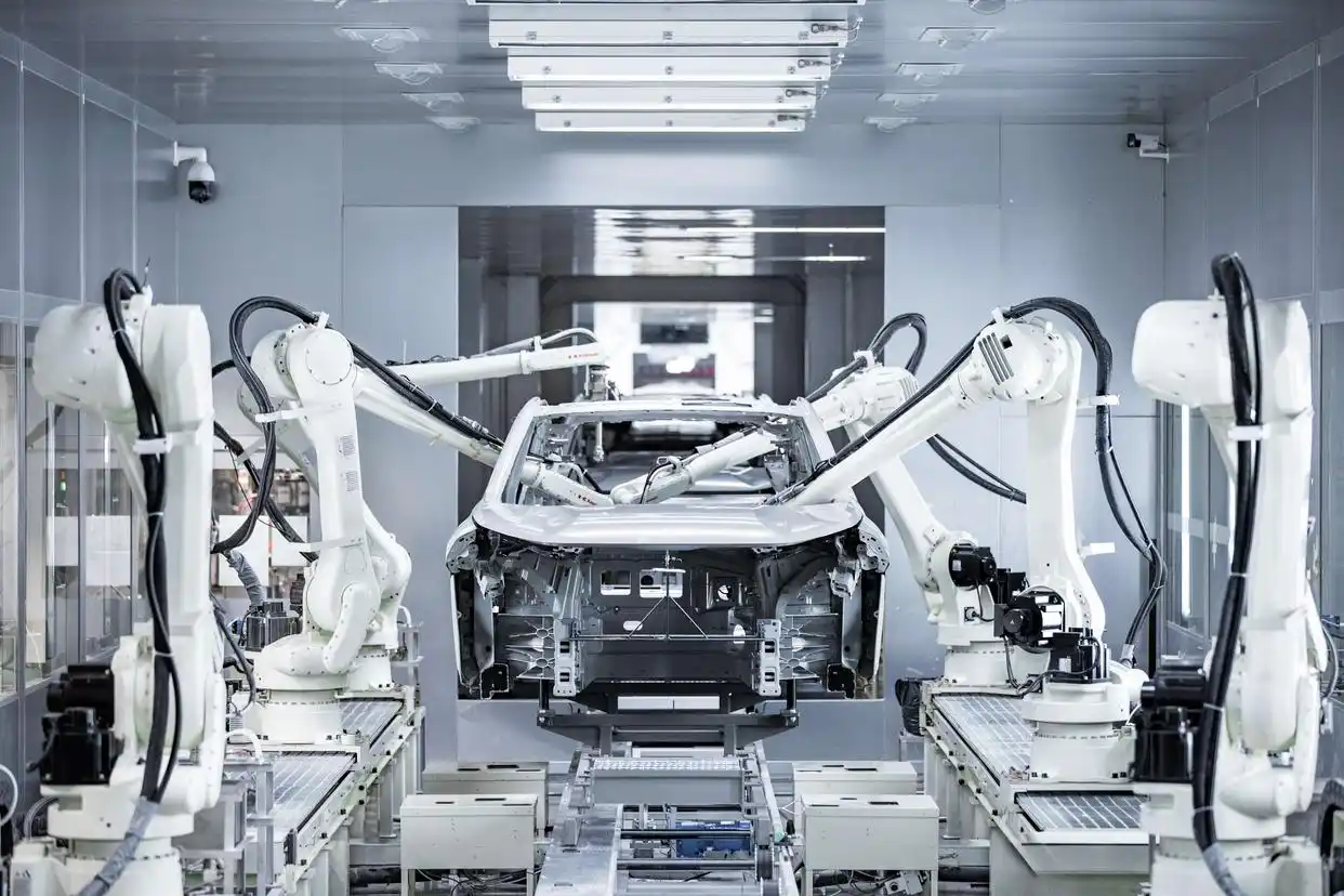 首次！中国新能源车月销量超燃油车_深蓝汽车销量分析_长安汽车新能源销量破10万