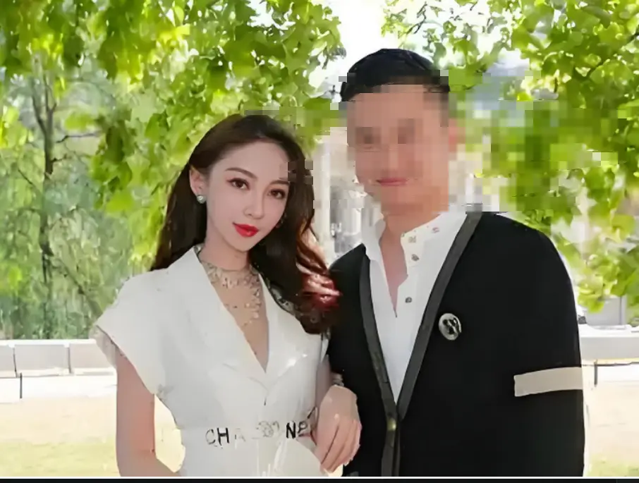 叶珂怀孕爆料_骆莉娜分手费_黄晓明叶珂官宣恋情