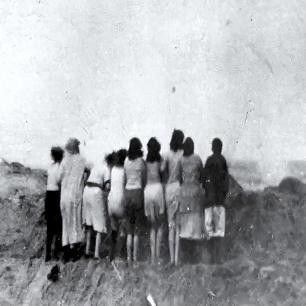 民国老照片_抗日战争历史照片_日本另类虐女图片