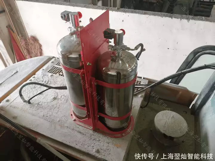 工程车_工程车燃油泄漏接触高温部件自燃_工程车电气故障导致短路引发火灾
