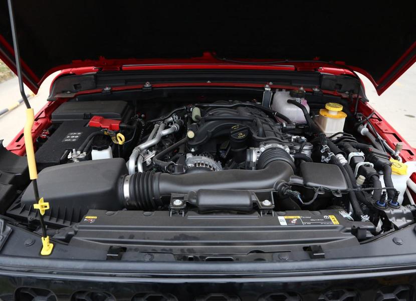 jeep越野车多少钱_2023款角斗士3.6L Overland价格调整_Jeep角斗士3.6L Overland车型配置详解