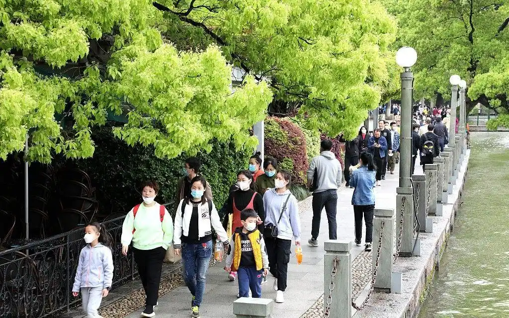 曹德旺现身福耀科技大学开学典礼_福耀科技大学创办初衷_曹德旺办学计划