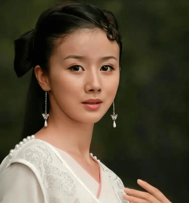 孙菲菲官宣离婚 勇敢面对新生活