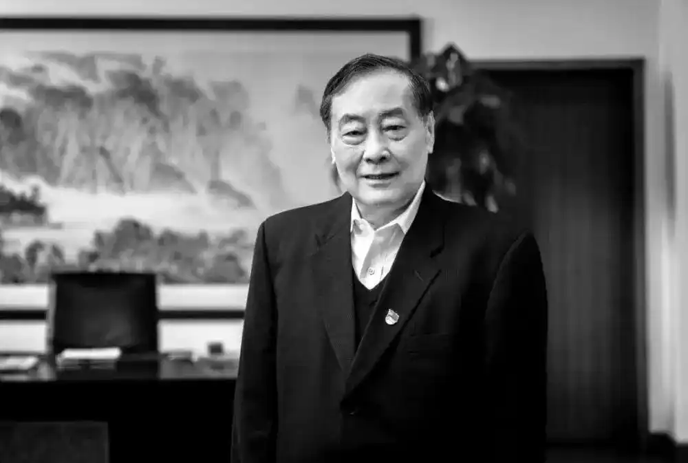 肺腺癌晚期治疗_柯炜林确诊肺腺癌_29岁男星确诊癌症晚期