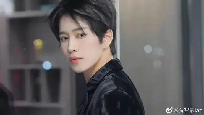 29岁男星确诊癌症晚期_肺腺癌晚期治疗_柯炜林确诊肺腺癌