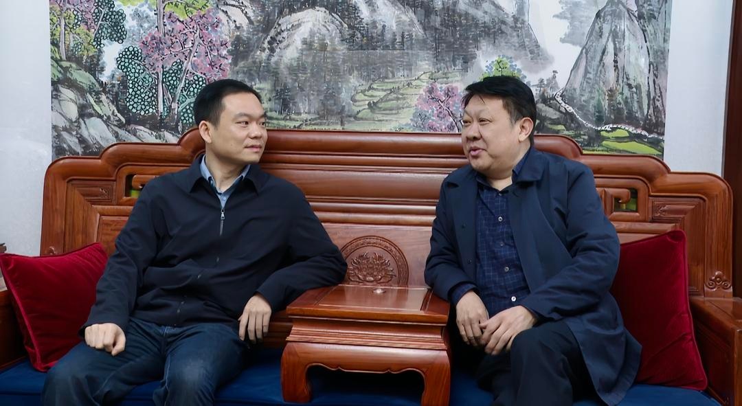 走访慰问退休老干部_县长胡杰走访老干部_县委书记慰问退休老干部