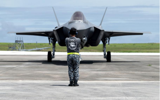 24架F-35A隐身战机集结西太平洋 三国联合军演展示武力