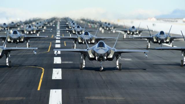24架f-35a隐身战机集结西太平洋_F-35A隐身战机订单裁撤原因_美国空军重新采购F-16战机