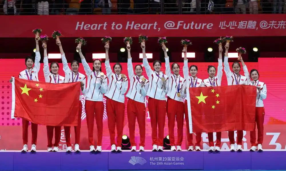 巾帼共绘新时代_中国女性在各行各业贡献_新时代女性成就