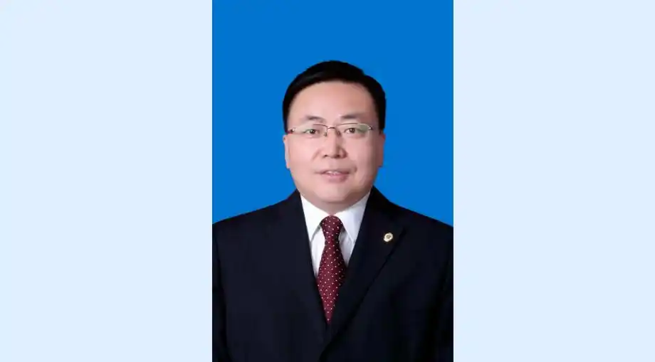 包钢，代理内蒙古自治区人民政府主席