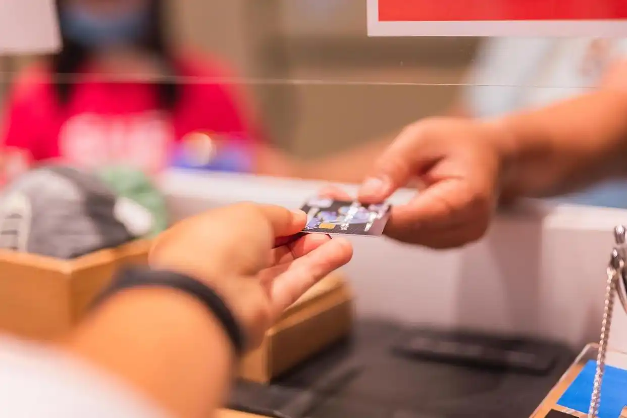 潮评丨别让粗暴的“反诈至上”掏空简政放权的进步