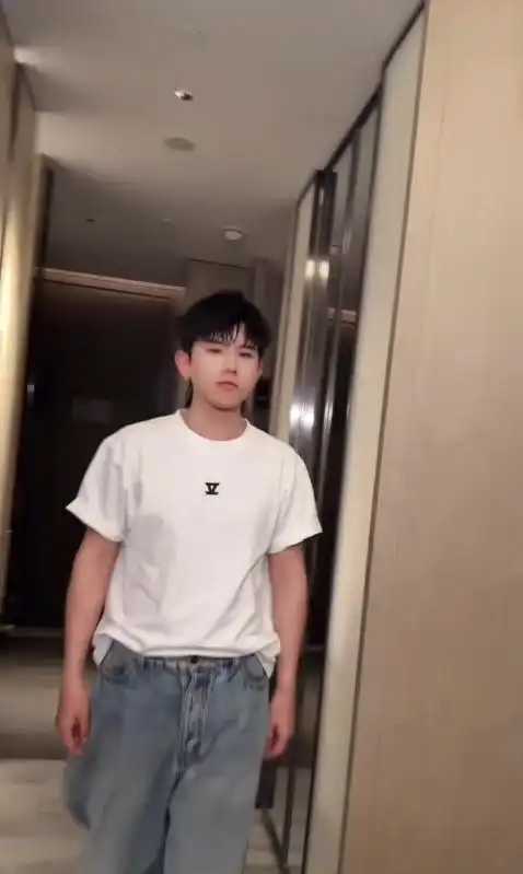 张杰谢娜离婚传闻_张杰从选秀到热门歌手的奋斗历程_张杰娱乐新闻