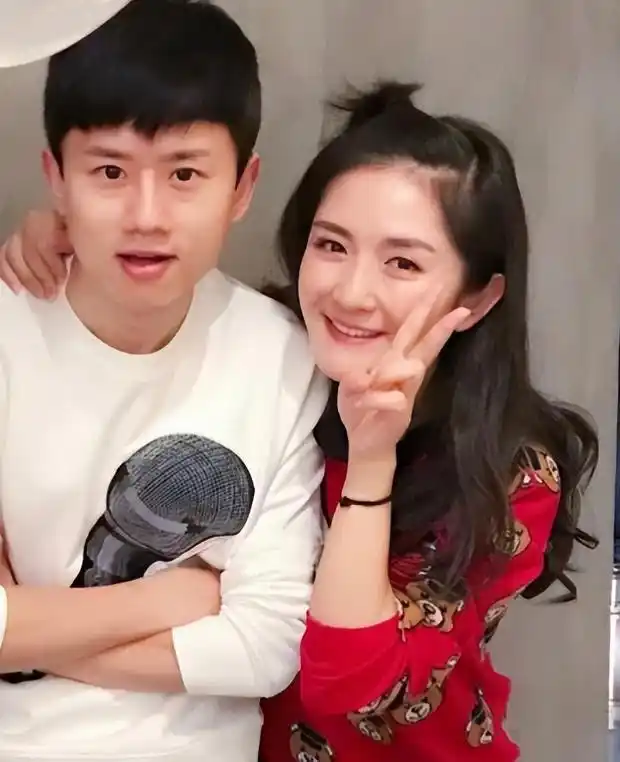 张杰从选秀到热门歌手的奋斗历程_张杰谢娜离婚传闻_张杰娱乐新闻